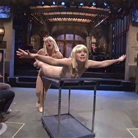 Naked Kate McKinnon In Saturday Night Live. 
