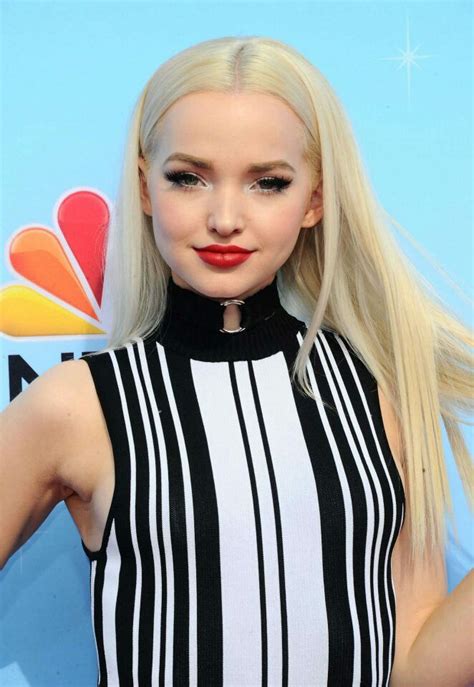 Pin By O C On Love Dove With Images Dove Cameron Hairspray Live