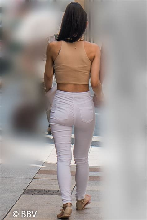 超絶エロい！ボリューム満点の美尻！極上プリケツ白パンギャル！ beauty back view white jeans jeans free download nude photo gallery