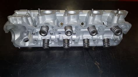 Mitsubishi 4g52 Forklift Aluminum Cylinder Head Crack Repair With Valve