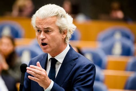 Dutch lawmakers slam planned coronavirus curfew. Twitter weert Geert Wilders halve dag lang | Het Parool