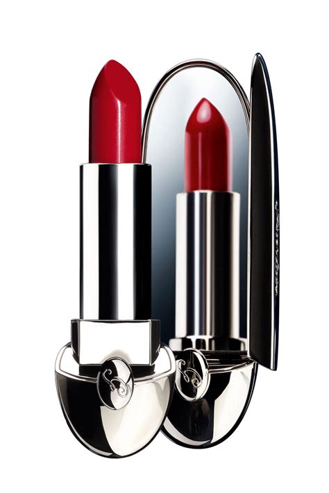 The Perfect Red Lipstick After A Decade Of Searching This Elle Editor