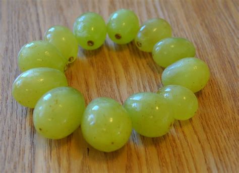 New Years Eve ~ Eat 12 Grapes At Midnight Make A Wish For The New Year