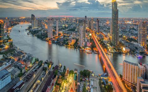 Full Lockdown Bangkok - A new Buddha rises above Bangkok - The ...