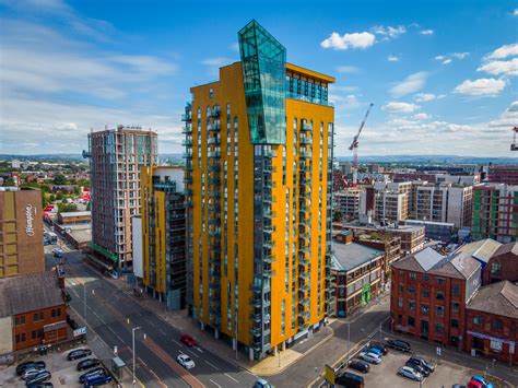 Skyline Central 2 Apartments, Manchester – Cladding Installation and