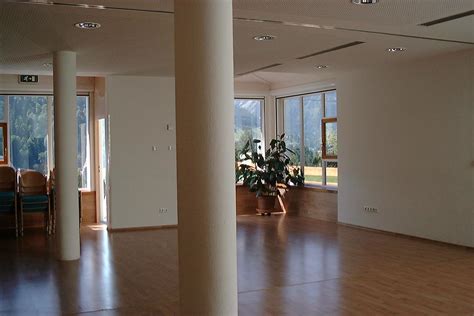 Aufgrund der lage des kleinwalsertales bietet sich unser haus für alle exkursionen, die sich mit der hochalpinen flora und fauna beschäftigen, besonders an. Seminarräume - Darmstädter Haus - Technische Universität ...