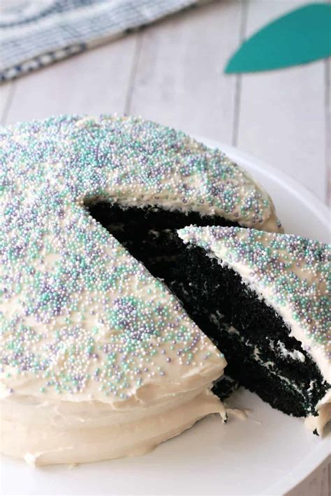 Vanilla extract, cream cheese frosting, cream, milk, free range eggs and 3 more. Vegan Blue Velvet Cake - Loving It Vegan