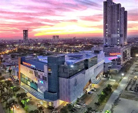 This is the biggest mall in surabaya, indonesia. PSBB Berakhir, Ini 7 Mall di Surabaya yang Buka Jam Operasional | Urbanasia.com