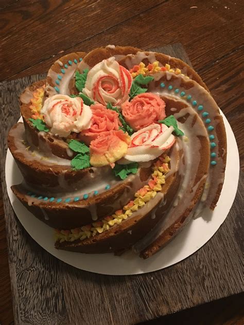 I changed the baking temperature to 350 f and added a lemon glaze (2 tbs fresh lemon juice, 1 tsp grated lemon peel, and 2/3 cup sifted powdered sugar whisked together and drizzled over warm cake after it cooled 10 minutes and i removed it from the bundt pan. Christmas Bundt Cake Decorating Ideas - Gingered Christmas Fruitcake With Rustic Decorations ...