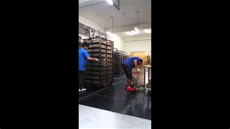 Mataram pusaka abadi bertujuan menghasilkan produk roti bermutu dan higienis agar dapat mencap. Alamat Pabrik Roti Jordan - Pabrik Roti Tawar Murah di ...