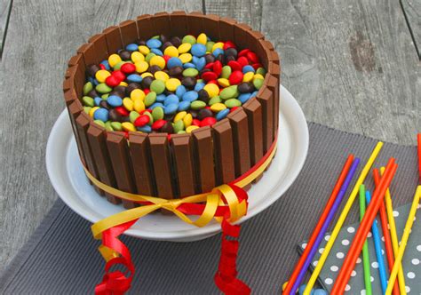 Ganache 200 g zartbitterschokolade 100 g vollmilchschokolade 120 g. Bunte Schoko-Mascarpone-KitKat-Torte | Küchenmomente
