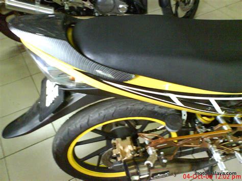 Genuine/ original cylinder head for yamaha lc 135. yellow-135lc-modified-3 - MotoMalaya