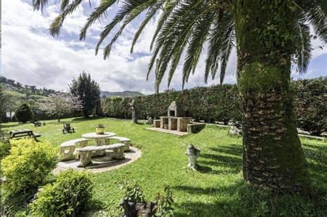 En el pueblo de pámanes podemos visitar el palacio elsedo que data del siglo xviii y que actualmente tiene en su interior el museo de arte moderno. Casa Madrazo, Casa rural por habitaciones cerca de Somo