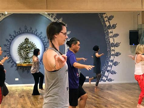 Open For Fitness We Tried The Nia Move It Class At Still And Moving Center In Kaka‘ako
