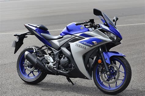 Install the camshafts into the. Yamaha YZF-R25; Precio, características y ficha técnica