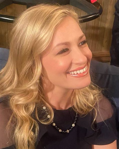 Beth Behrs On Instagram Season 4 Wrap Face Cant Wait For Season 5