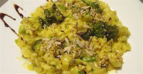 FANTASIE IN FORNO RISOTTO WITH SAFFRON BROCCOLI AND SUNFLOWER SEEDS