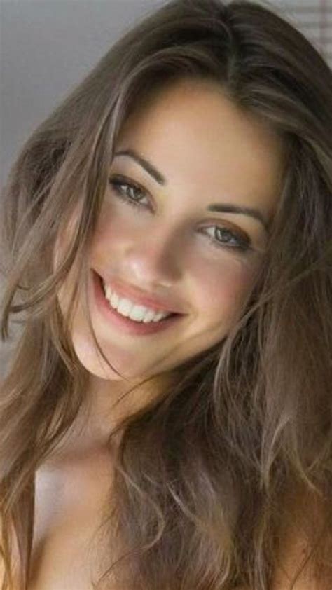 Pin By Amigaman67 On Stunning Faces Beautiful Girl Face Brunette Beauty Beautiful Women Pictures