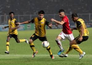 Bagi pasukan malaysia juga khususnya, penggunaan pemain naturalisasi seperti mohamadou sumareh dan pemain warisan dilihat mampu membantu meningkatkan mutu permainan bola sepak negara. Akademi bola sepak kebangsaan perlu patuh garis panduan ...