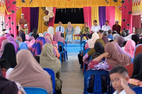 Bank kerjasama rakyat msia bhd. Bank Rakyat Agih Zakat Kepada Pelajar Miskin - Teganukita.net