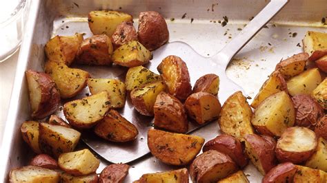 Oil lots of people call for olive oil which is an okay thing. Roasted Red Potatoes