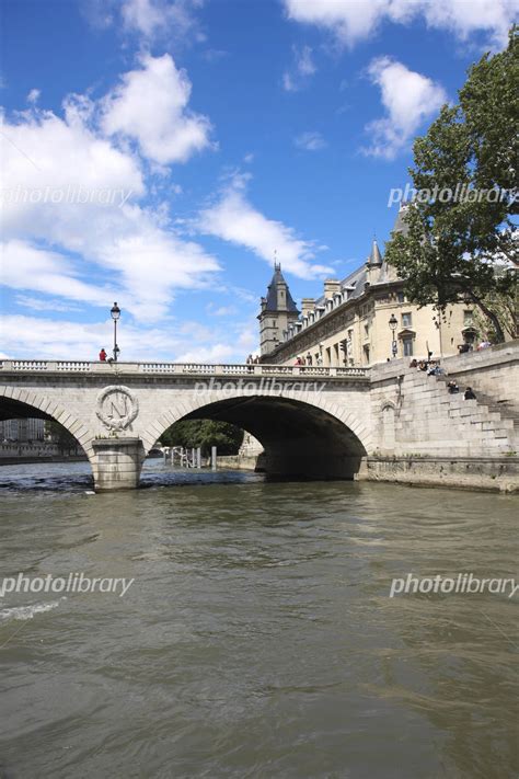 世界遺産 パリのセーヌ河岸の眺め 写真素材 2637880 フォトライブラリー Photolibrary