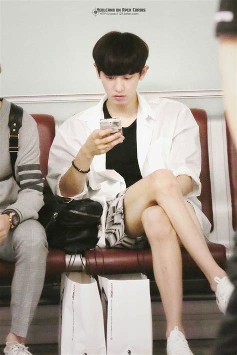 There are 46 slender foot for sale on etsy, and they cost $82.07 on average. You'll Never Guess Which Male Idols These 10 Feminine Legs Belong To