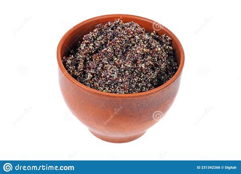 Quinoa Preta Cozida Em Tigela De Barro Isolada Num Branco Foto De Stock