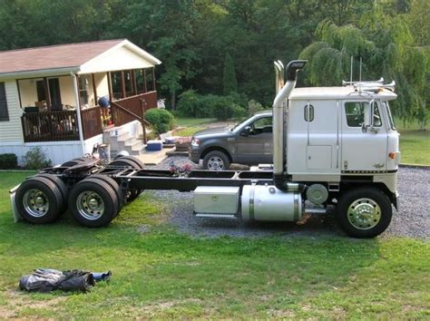 International 1980 Used International 4070 Heavy Duty Cabover Truck