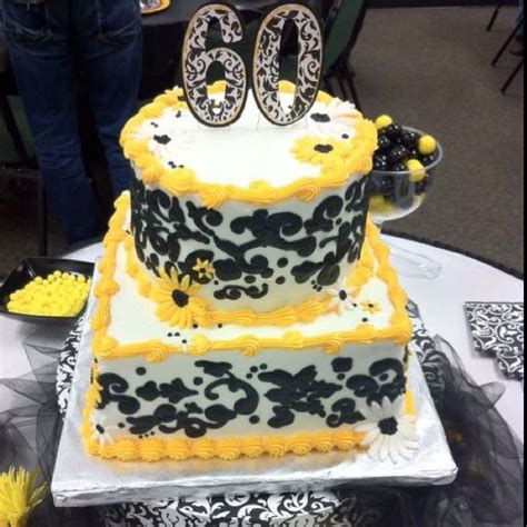 Organize a return moment in the party; Mom's 60th Birthday Cake... By: Rebecca Green | 60th ...