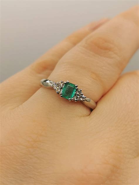 030ct Colombian Emerald 18k Solid Gold Ring Colombian