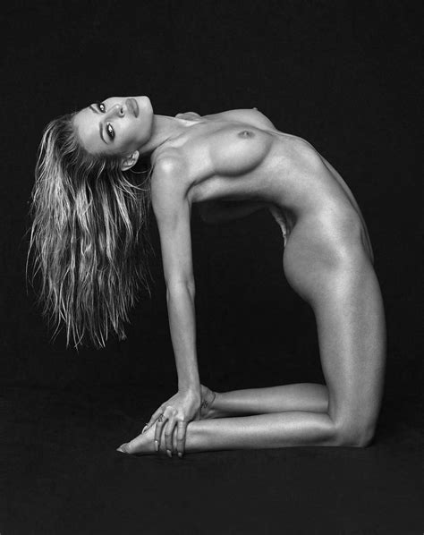 Spanish Seductress Jessica Goicoechea Showing Her Nude Body The