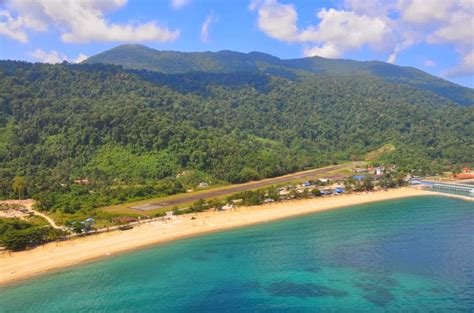 Situs perjalanan skyscanner menghimpun 12 pantai tercantik di dunia. Pantai Tercantik Di Malaysia Yang Tersenarai Dalam 100 ...