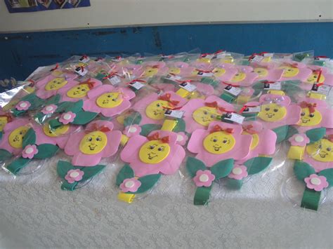 Sugestões de atividades para o dia do livro infantil! Nono Rosado: DIA DA FAMÍLIA NA ESCOLA - HOMENAGEM AS MÃES.