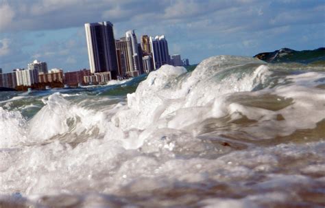 How Fast and How Far Will Sea Levels Rise? - Yale E360