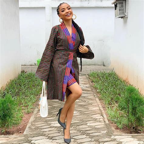 Even the braids that are supposed to be easy (whether spotted on potempa recommends keeping your hands right above where you're braiding to keep it clean, and to not let go of your hair, using only your pointer fingers to move the hair across. Fashionable, and Fabulous Ankara Kimono Jacket Styles for Ladies 2020