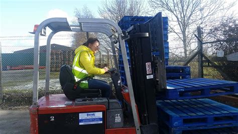 This short forklift training practice test is designed to complement ongoing forklift training for operators of counterbalance trucks. Forklift Training Hull, East Yorkshire | Counterbalance ...