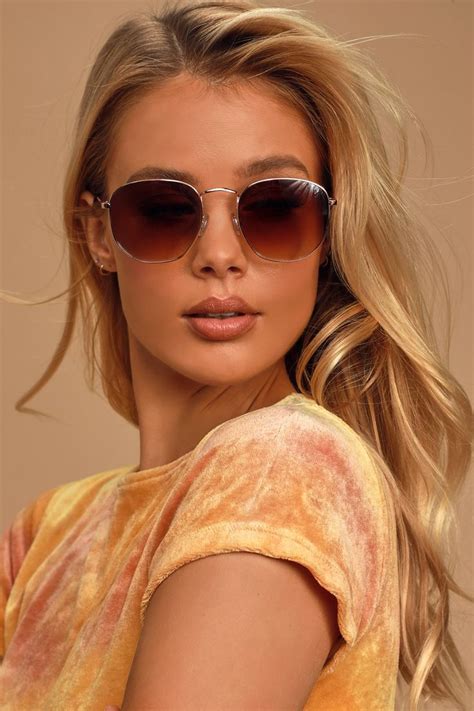 At Sunset Rose Gold Sunglasses In 2021 Rose Gold Sunglasses Gold Sunglasses Sunglasses