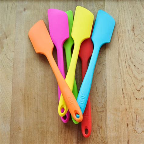 Our Favorite Spatulas 5 Spatulas Are Better Than 1 Kitchn