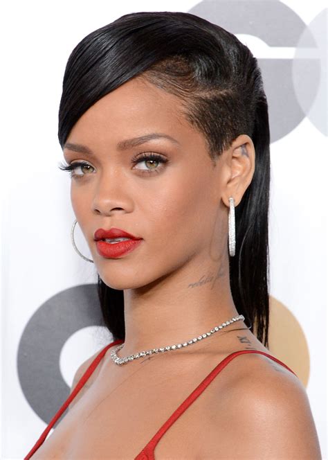 26 Of Rihannas Best Hair Moments Aspetto Dei Capelli Capelli Tagli