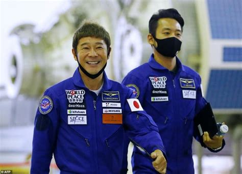 Japanese Billionaire Yusaku Maezawa Launches To The International Space Station Daily Mail Online