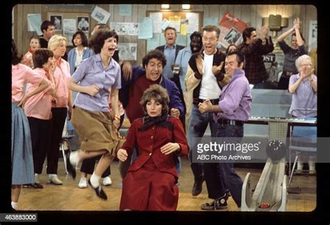 Laverne And Shirley Bowling For Raspberries Airdate February 10