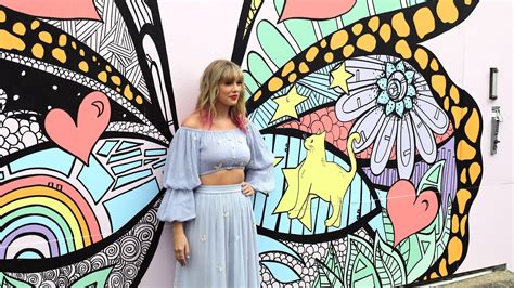 Taylor Swift Says Its Her Nashville Gulch Butterfly Mural