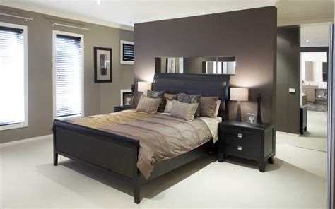 Master bedroom with ensuite and walk in wardrobe plans. Layout of bedroom | Wardrobe behind bed, Bedding master ...