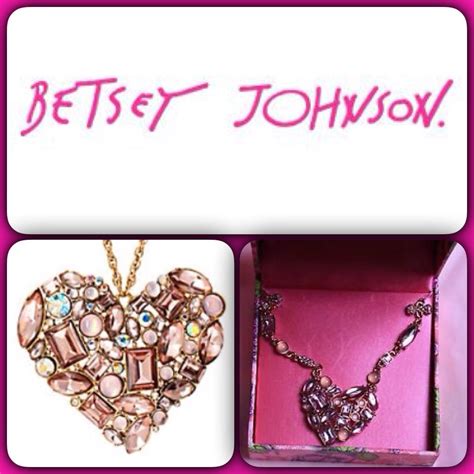 Collar Heart Betsey Johnson