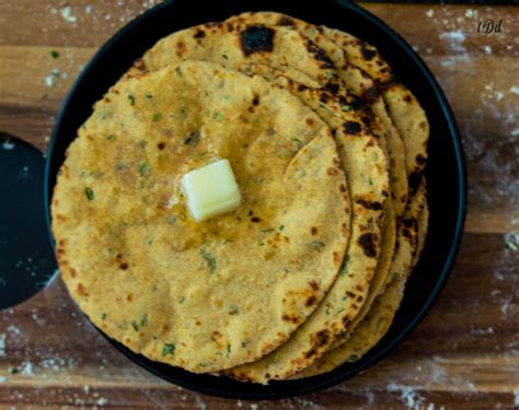 Easy No Yeast Indian Flatbread Missi Roti The Delightful Delights