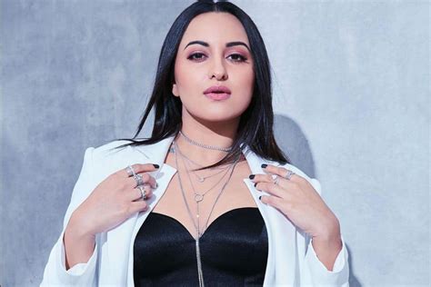 Sonakshi Sinha’s Weight Loss Journey I Got On Treadmill And Couldn’t Run Beyond 30 Seconds