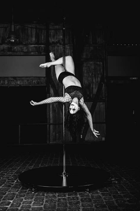 Die stange für pole dance onlyone quickspin ssh 45 ist in zwei farbtonen verfügbar: Pole Dance Fotograf - 11 Tipps für ein gelungenes Pole ...
