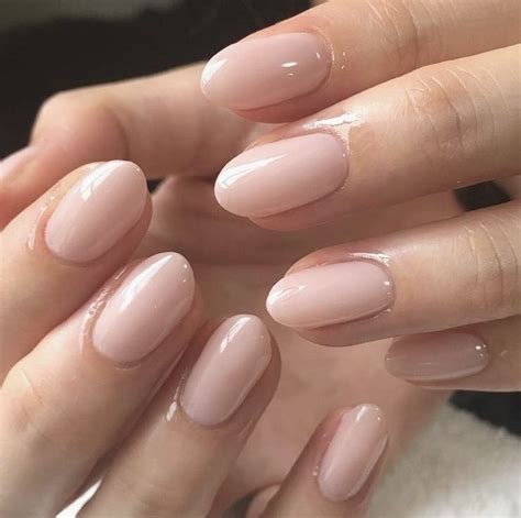 Pin By Fdor Musaryakov On Beauty In 2020 Neutral Nails Nails