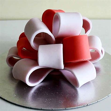 How To Make A Fondant Icing Big Bow For Cake Decorating Happyfoods Tube